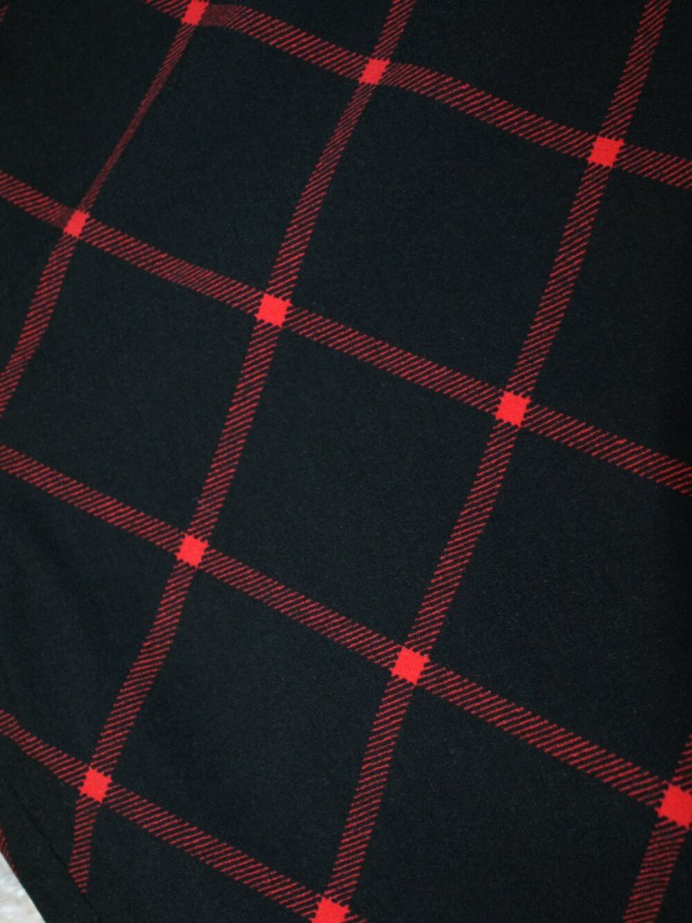 New York and Company Black with Red squares Ankle Pants - size XL - Picture 9 of 9